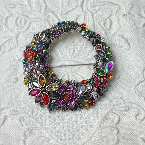 Rhinestone Wreath Style Brooch